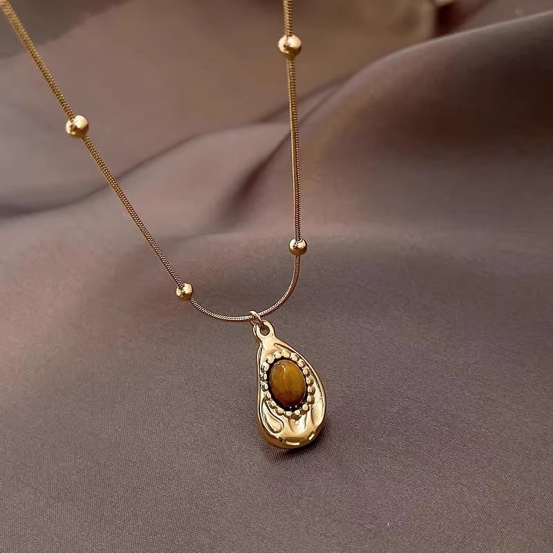 Amber Stone Necklace Retro Irregular Clavicle Chain Sweater Chain Women Fashion Jewelry