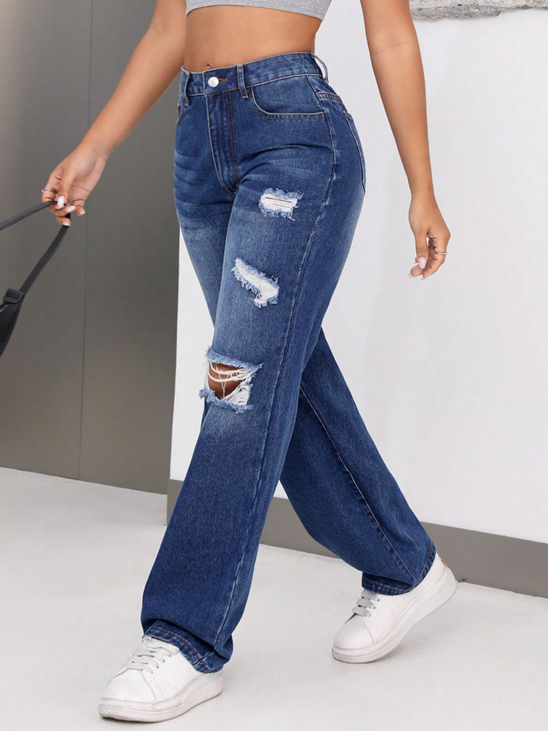 Distressed Jeans with Pockets